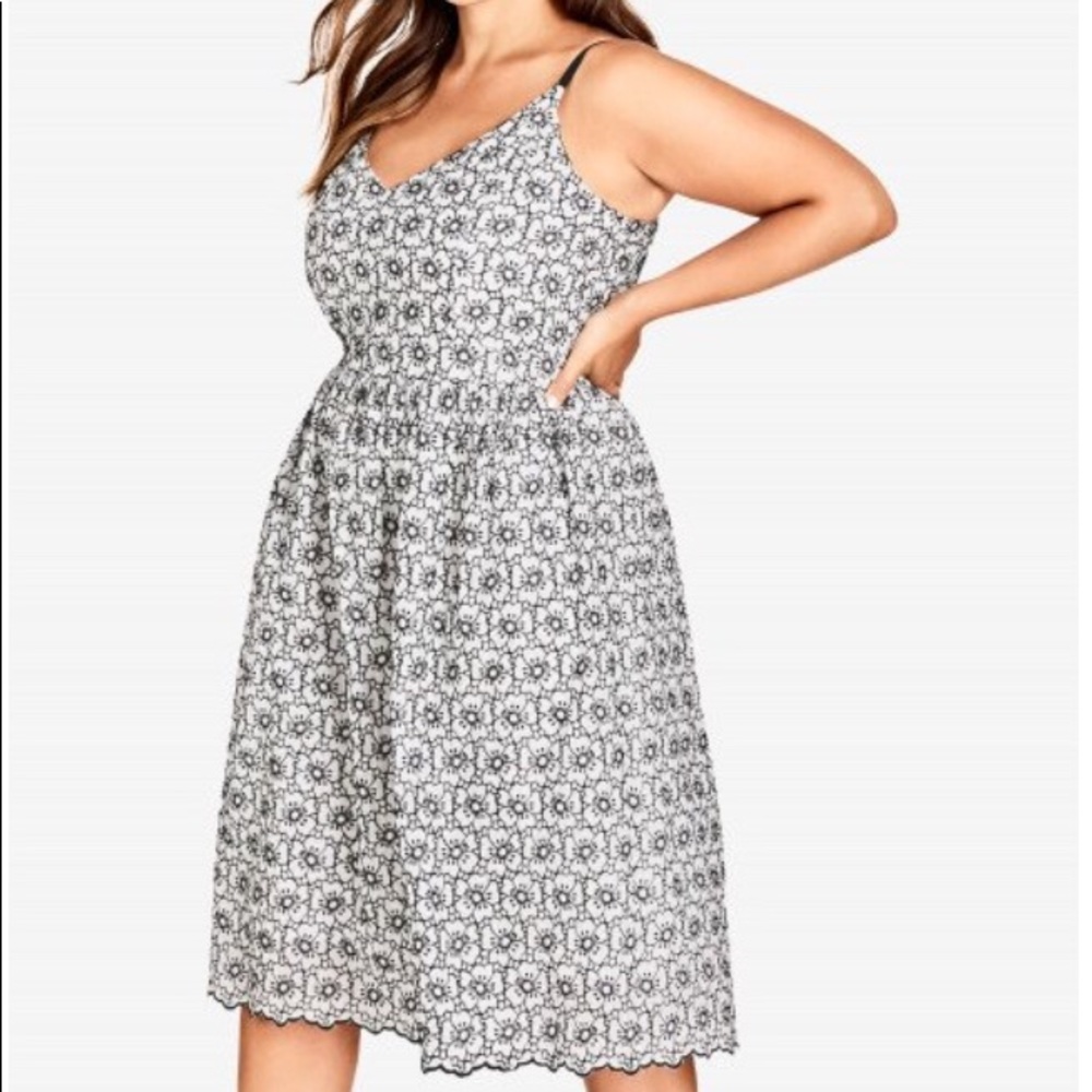 NWT City Chic Daisy Dress, Size 18, Medium